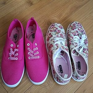 2 pair Tennis style sneakers